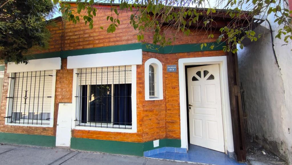 Cabaña de 1 habitacion en el centro de Choele ideal para 2 personas