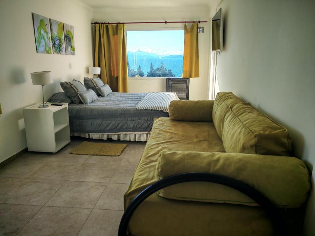 Departamento con vista al lago U5