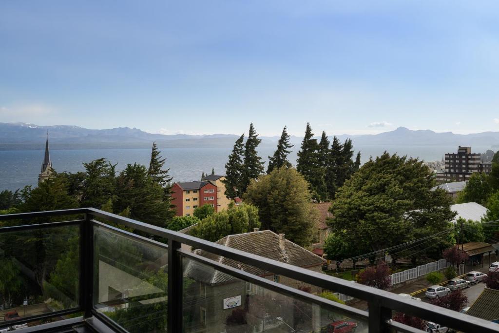 Downtown Apartment, Stunning Views, Terrace PL1 by Apartments Bariloche