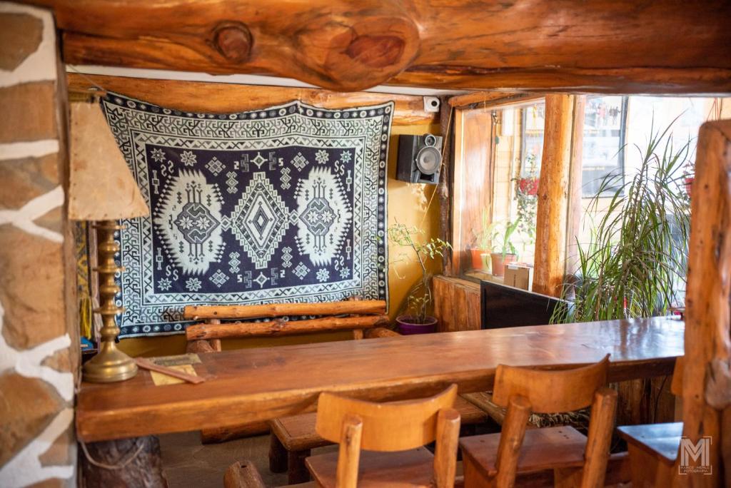 Hebes House Hostal