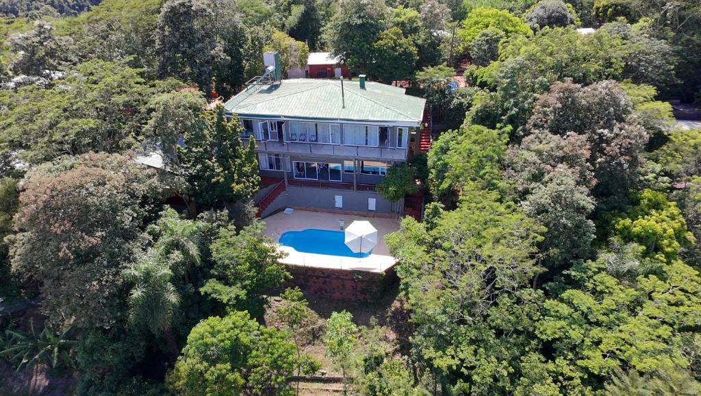 Amplia Casa Privada con Vistas Increíbles al Río