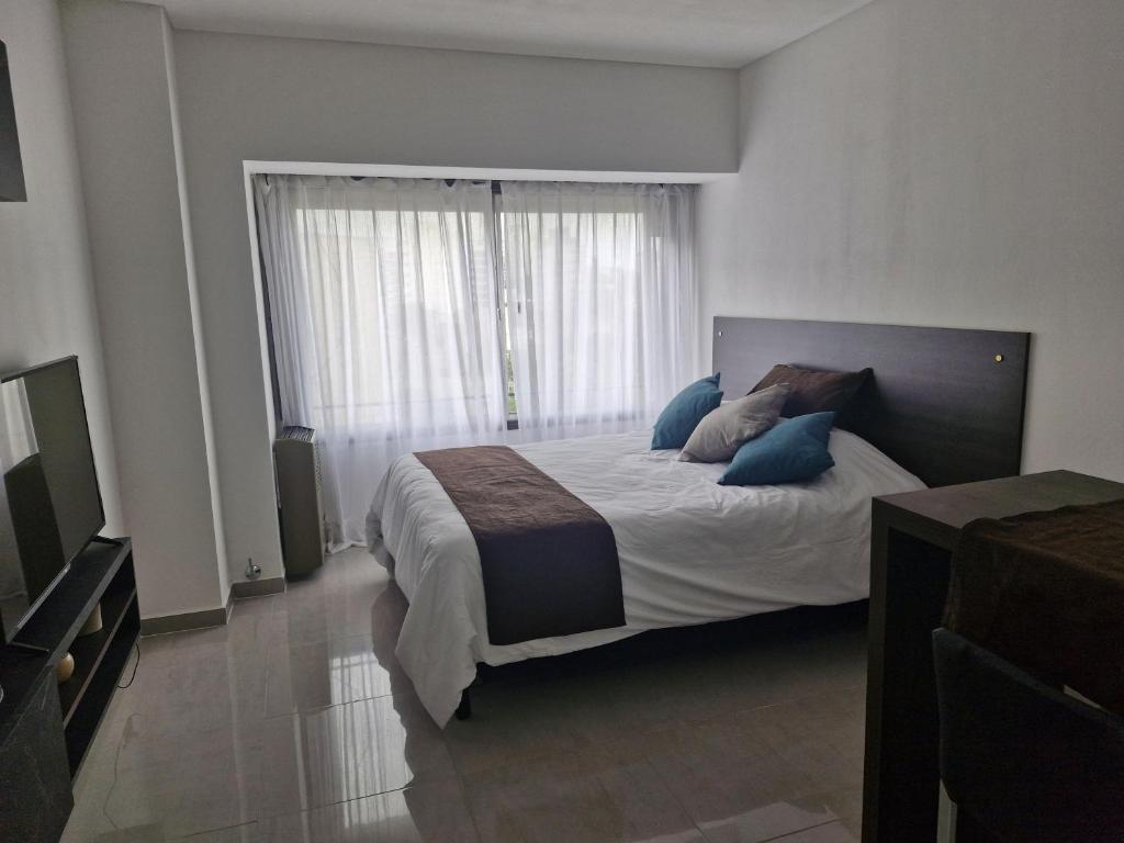Monoambiente céntrico Nqn, excelente vista