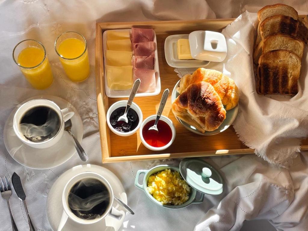Warm house in Bariloche - Breakfast - Barrio Belgrano